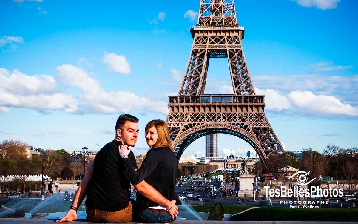 Photo de couple à Paris, séance photo couple en extérieur à Paris, idée cadeau pour couple