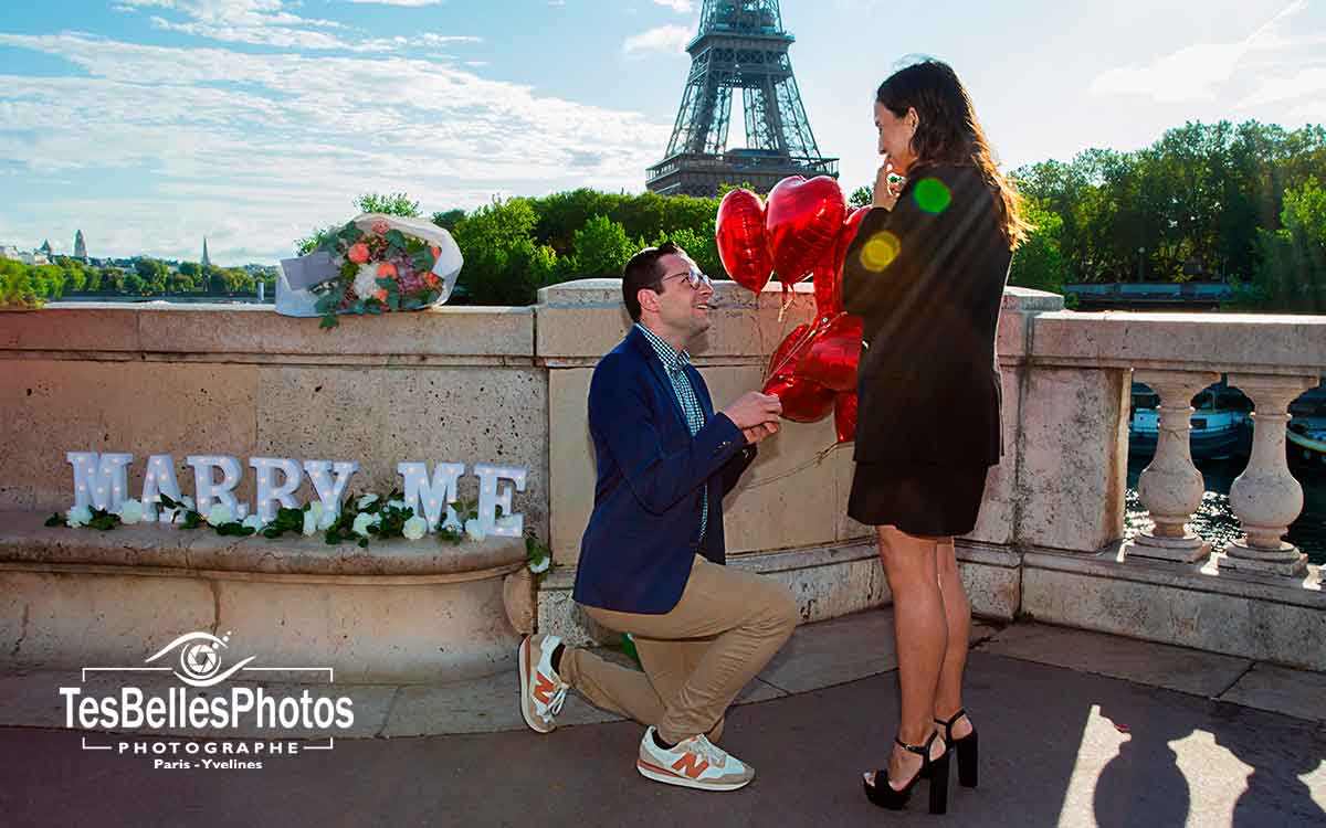 Photographe demande en mariage Paris, séance photo demande en mariage Paris Pont de Bir-Hakeim