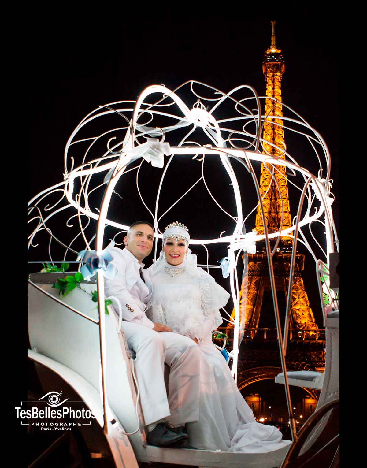 Séance photo couple oriental à Paris, photos mariage en carrosse Paris