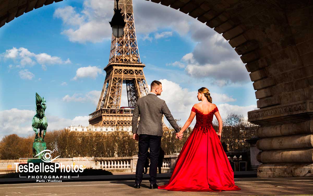 Photos mariage Paris, photo de couple de mariage au Pont de Bir-Hakeim