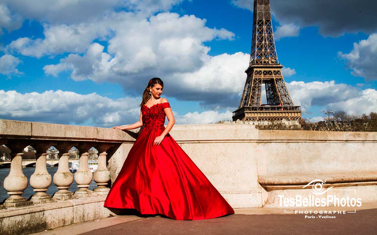 Photo de mariage à Paris à la Tour Eiffel, photographe mariage Paris