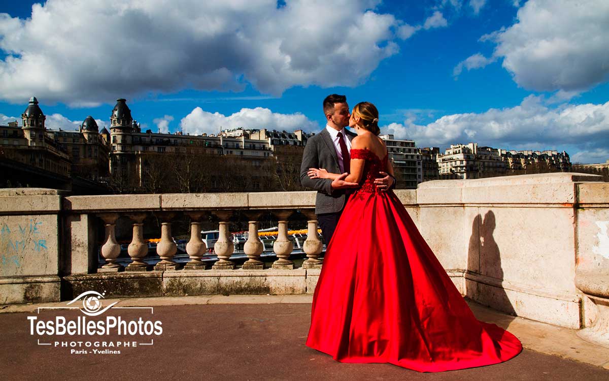 Love Session pre-wedding Paris, shooting couple wedding Paris Eiffel Tower