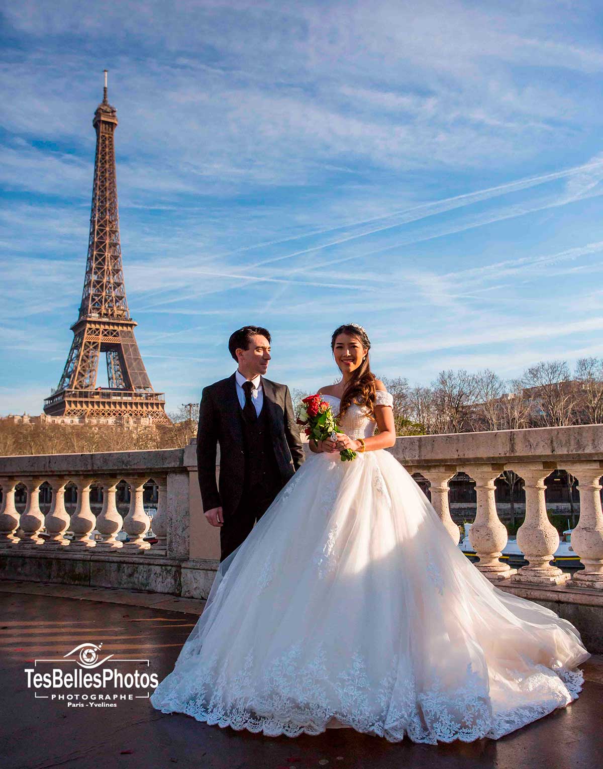 Photo mariage shooting couple Tour Eiffel Paris