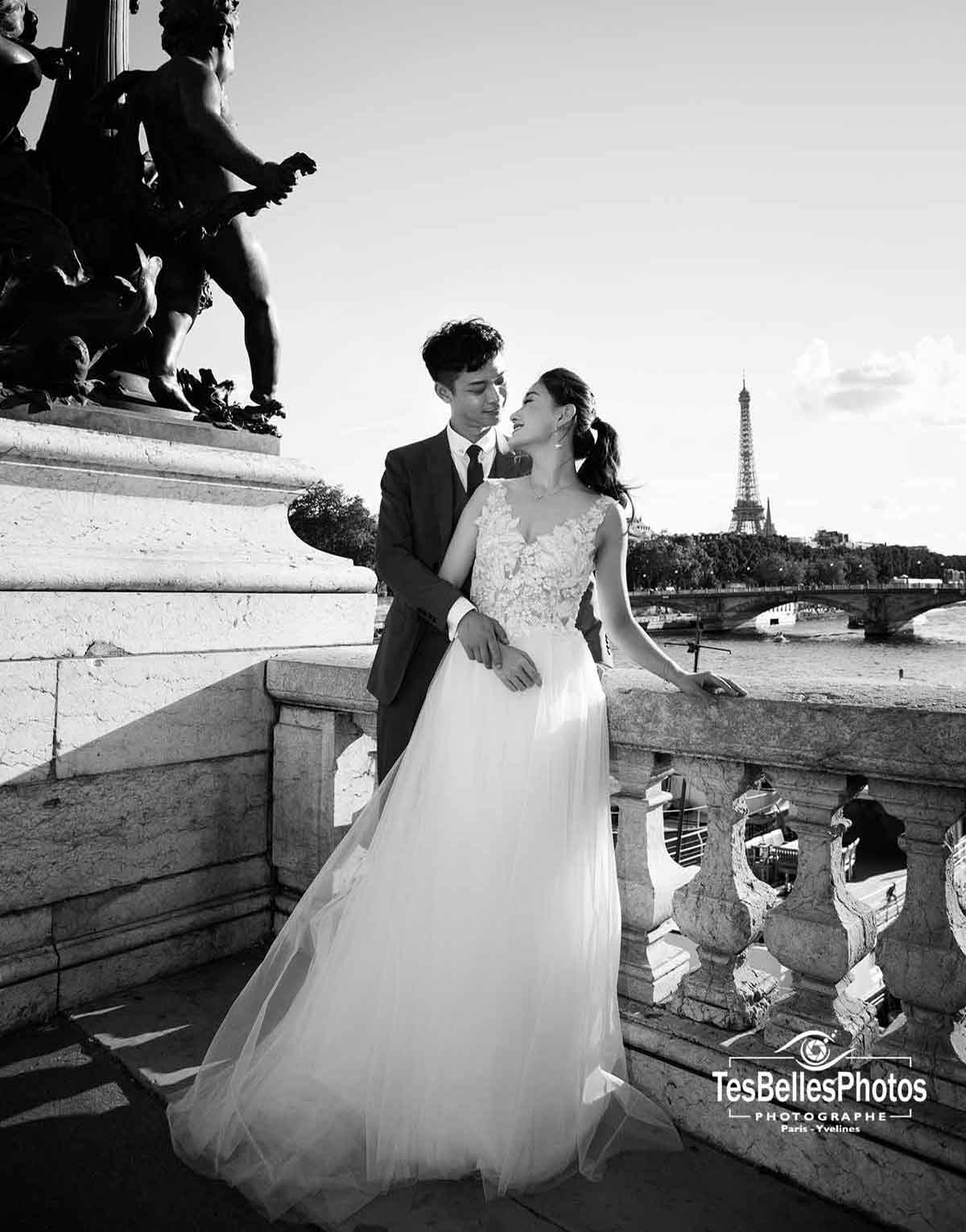 Photo de mariage shooting couple Paris, photographe mariage Paris, séance photo de mariage sur le Pont Alexandre 3