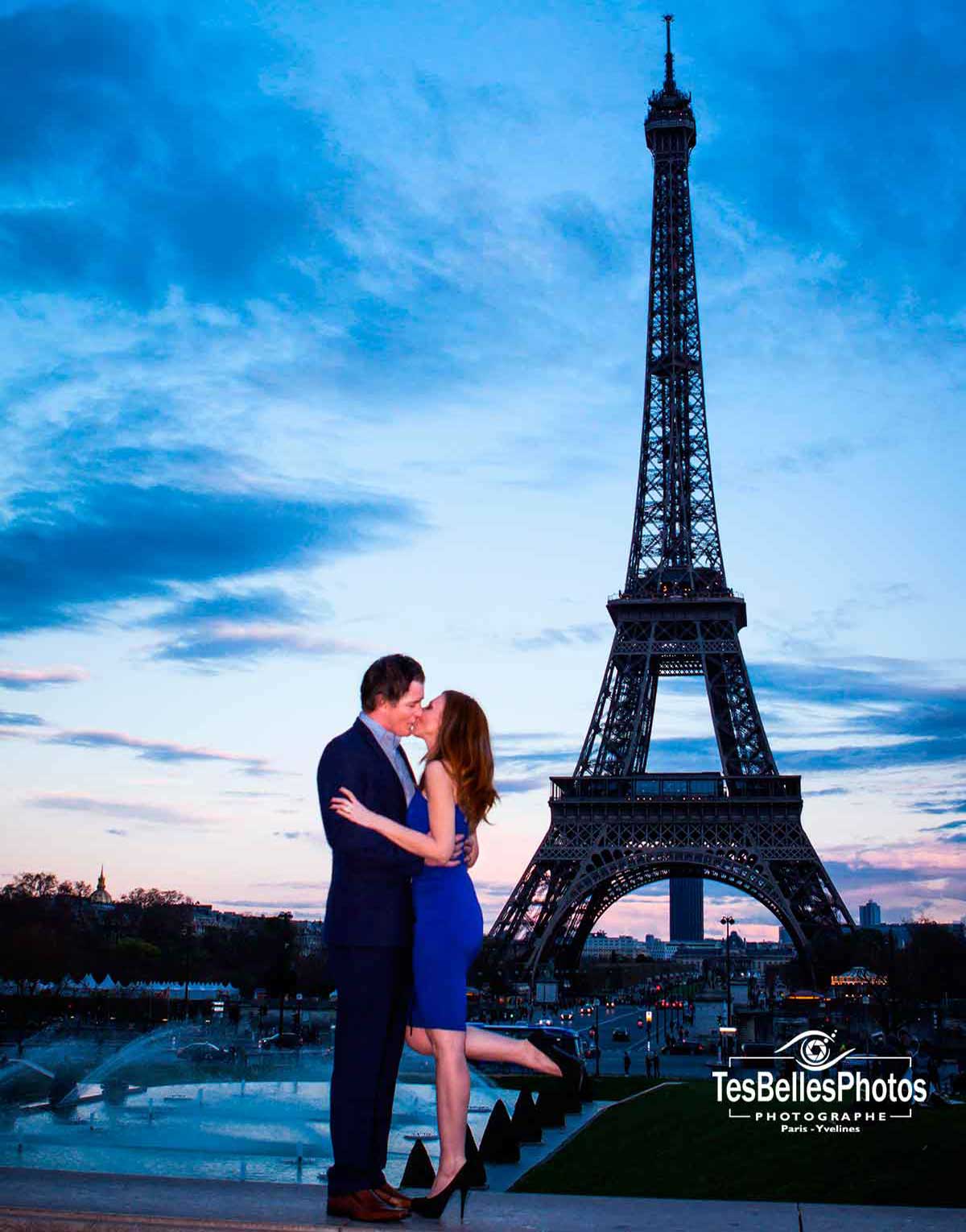 Photographe de couple à Paris, shooting photo engagement avant mariage Paris