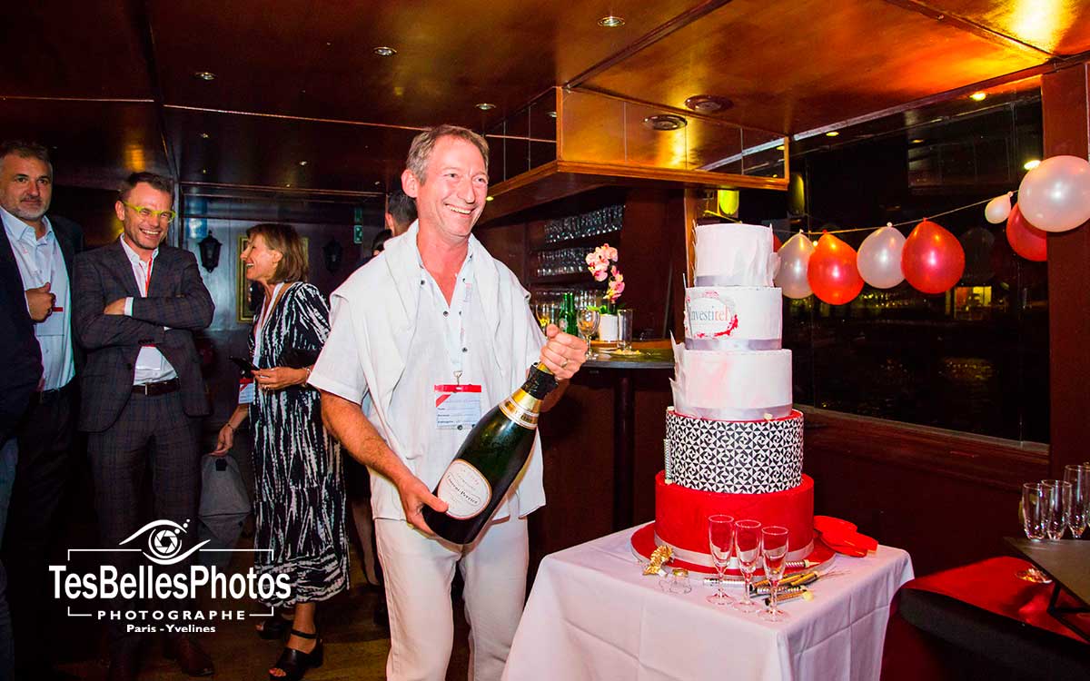 Photographe d’entreprise à Paris, reportage photo corporate d'anniversaire sur bateau de croisière