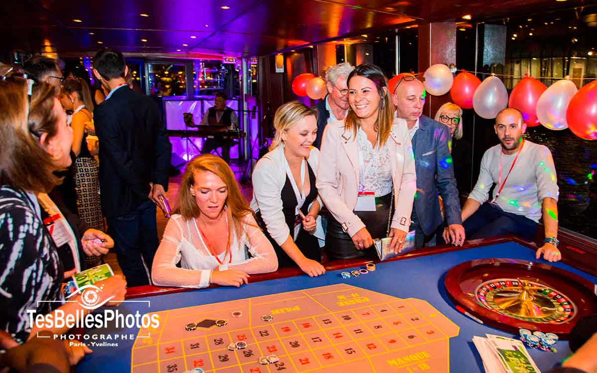Photo reportage anniversaire d’entreprise en croisière sur la Seine à Paris