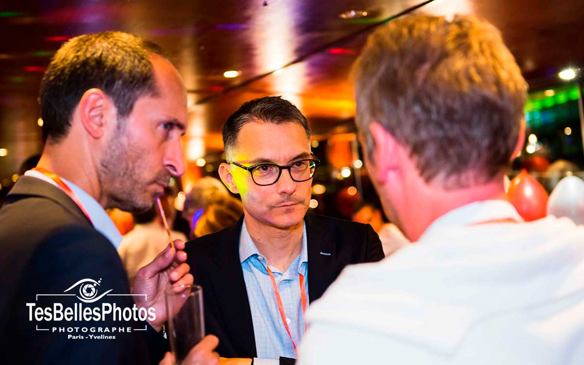 Photos reportage corporate Paris, photo d’anniversaire à Paris sur un bateau de croisière