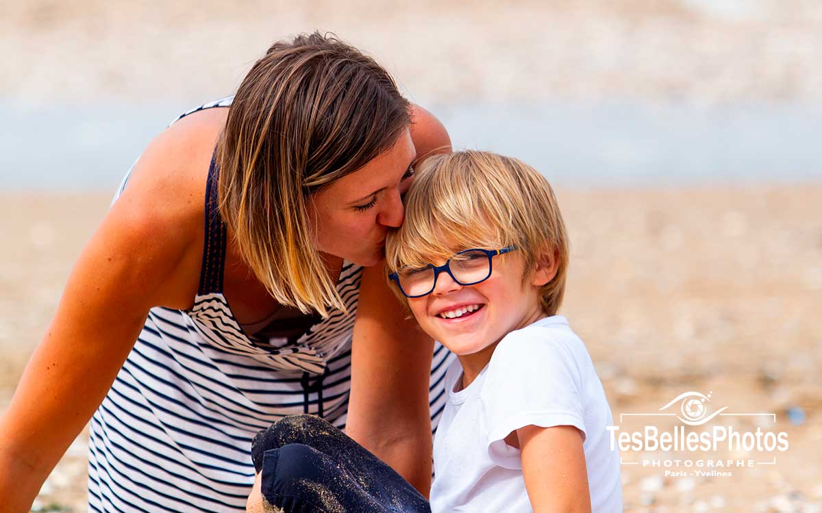 Séance photo de famille à Cabourg – instants naturels capturés sur la plage