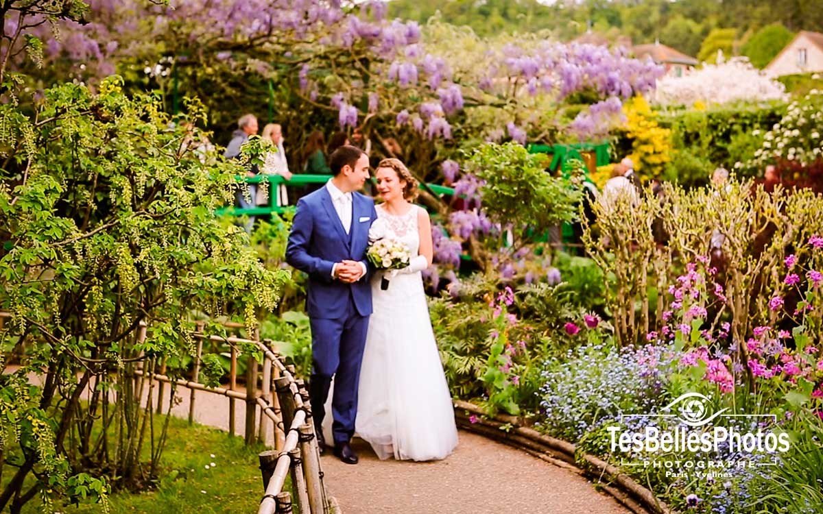 Photographe de mariage à Giverny dans l'Eure en Normandie, photo mariage shooting couple aux jardins Claude Monet Giverny