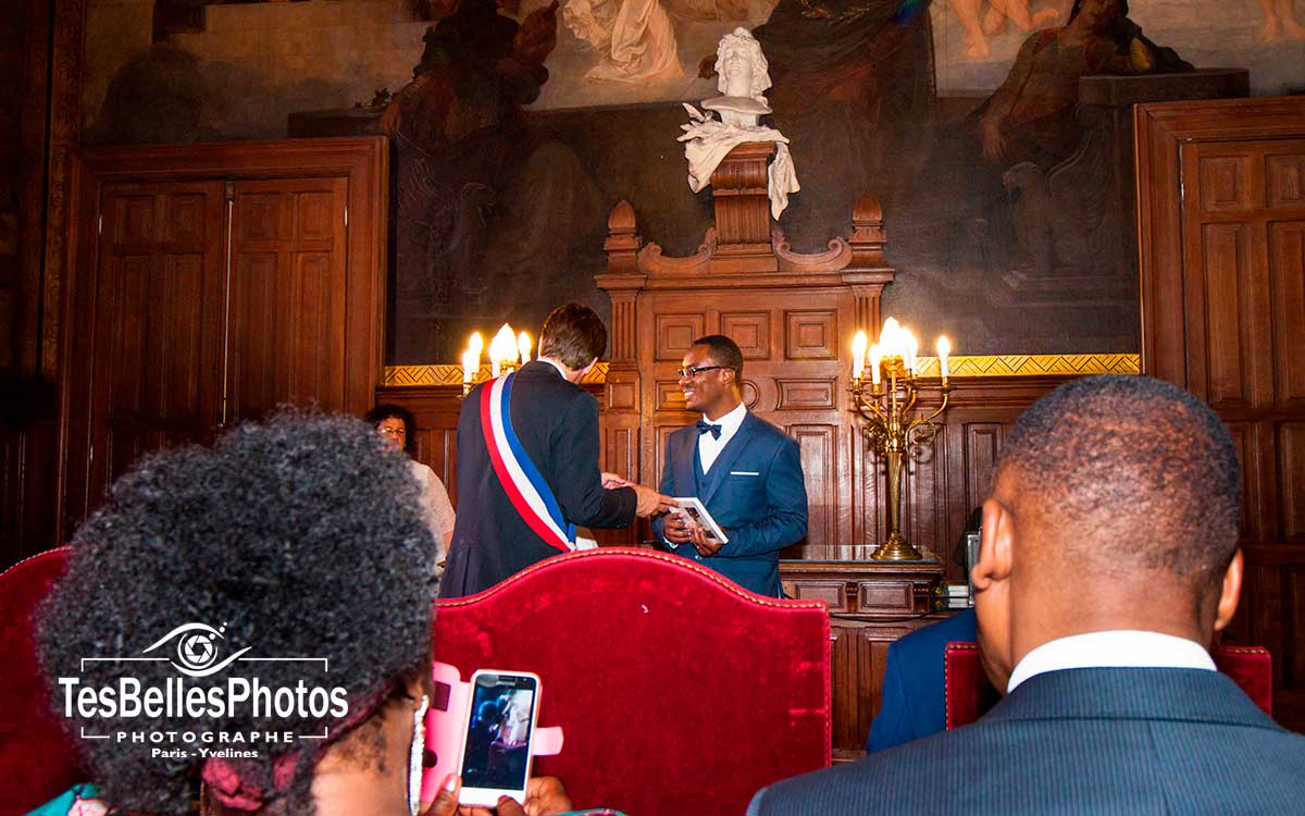 Reportage photo mariage cérémonie civile mairie Paris