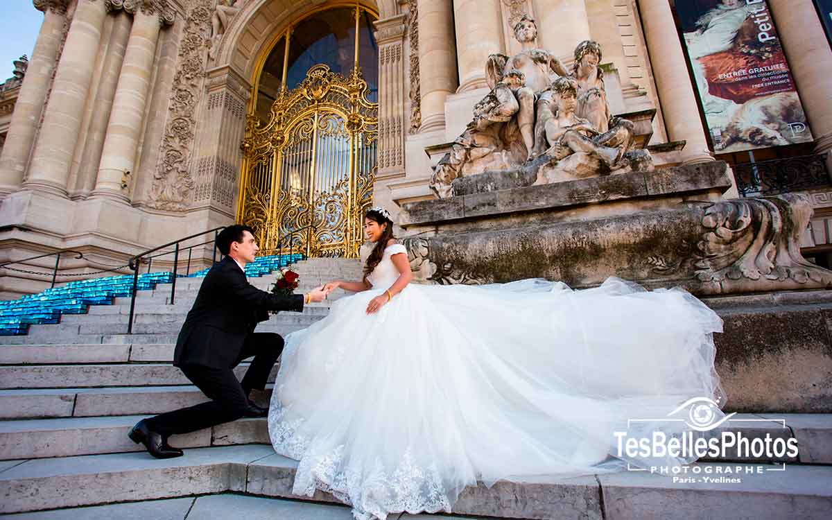 Photographe de mariage à Paris – séance photo couple chinois au Petit Palais dans le 8e arrondissement