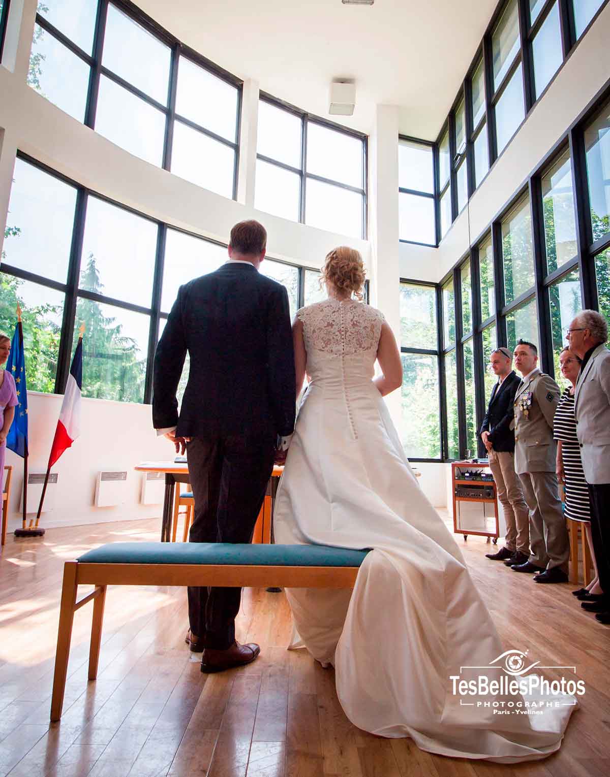 Photo de mariage à la mairie Carrières-sous-Poissy en Yvelines