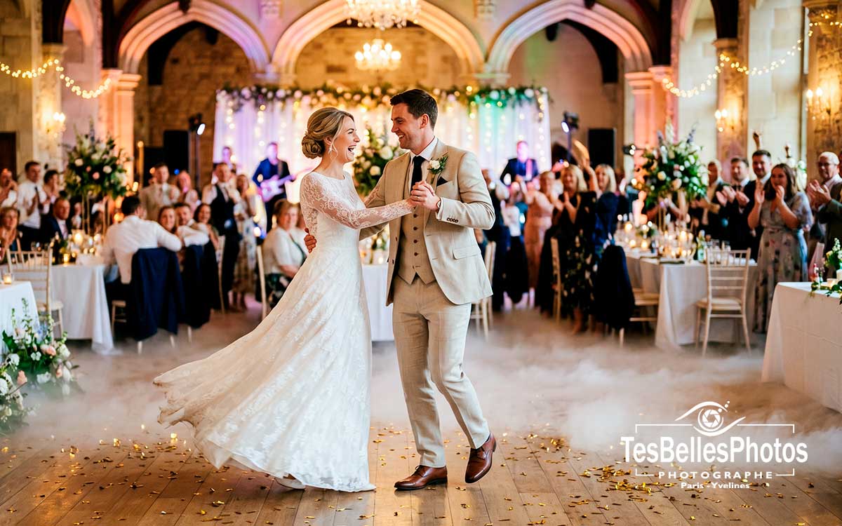 Photographe mariage à Versailles – danse élégante des mariés au château de Versailles