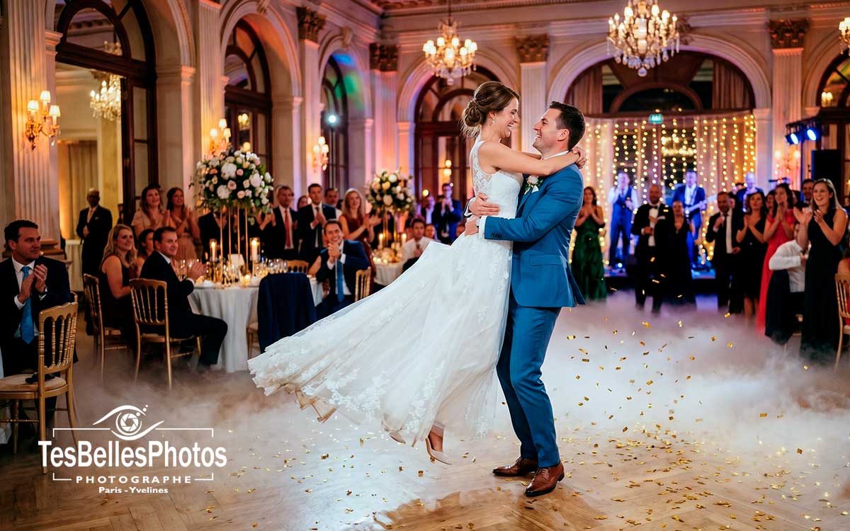 Photographe de mariage à Saint-Germain-en-Laye – danse élégante des mariés au château de Saint-Germain-en-Laye