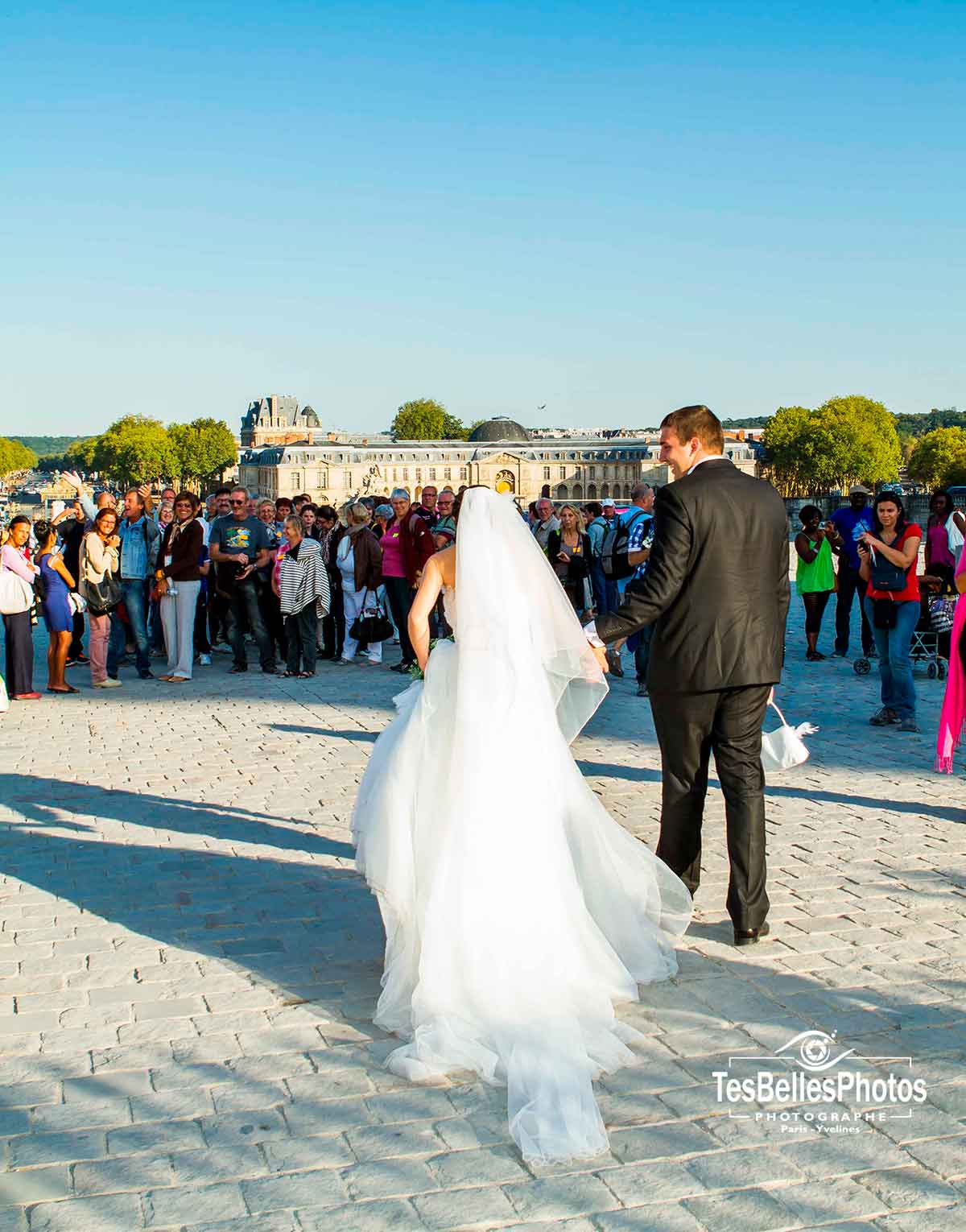 Séance couple photo de mariage à Versailles, photographe mariage Versailles