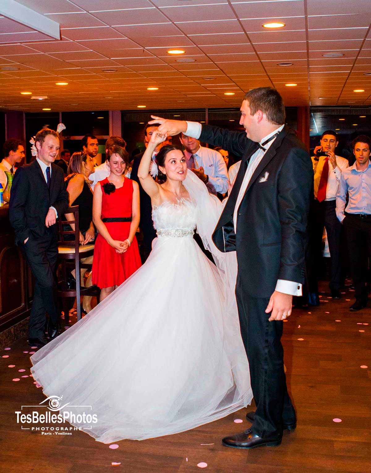 Photo soirée dansante mariage, photographe mariage événementiel