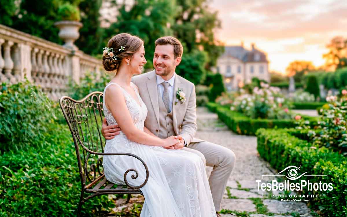Photographe mariage Yvelines – séance couple élégante au parc du château de Maisons-Laffitte