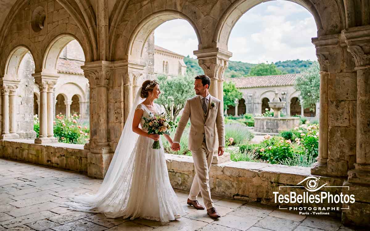 Photographe mariage Vaucluse – couple de mariés à Lourmarin