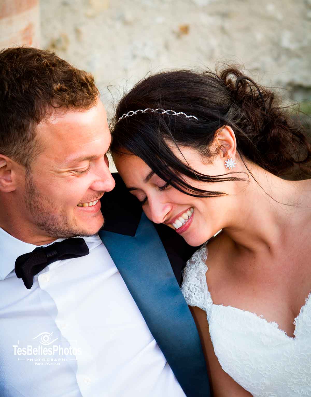 Séance photo de couple mariage au Domaine de Brunel Aincourt