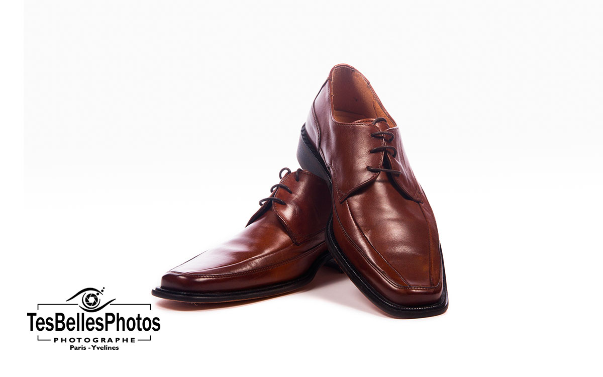 Photographe packshot studio chaussures homme sur fond blanc, photographe packshot chaussures