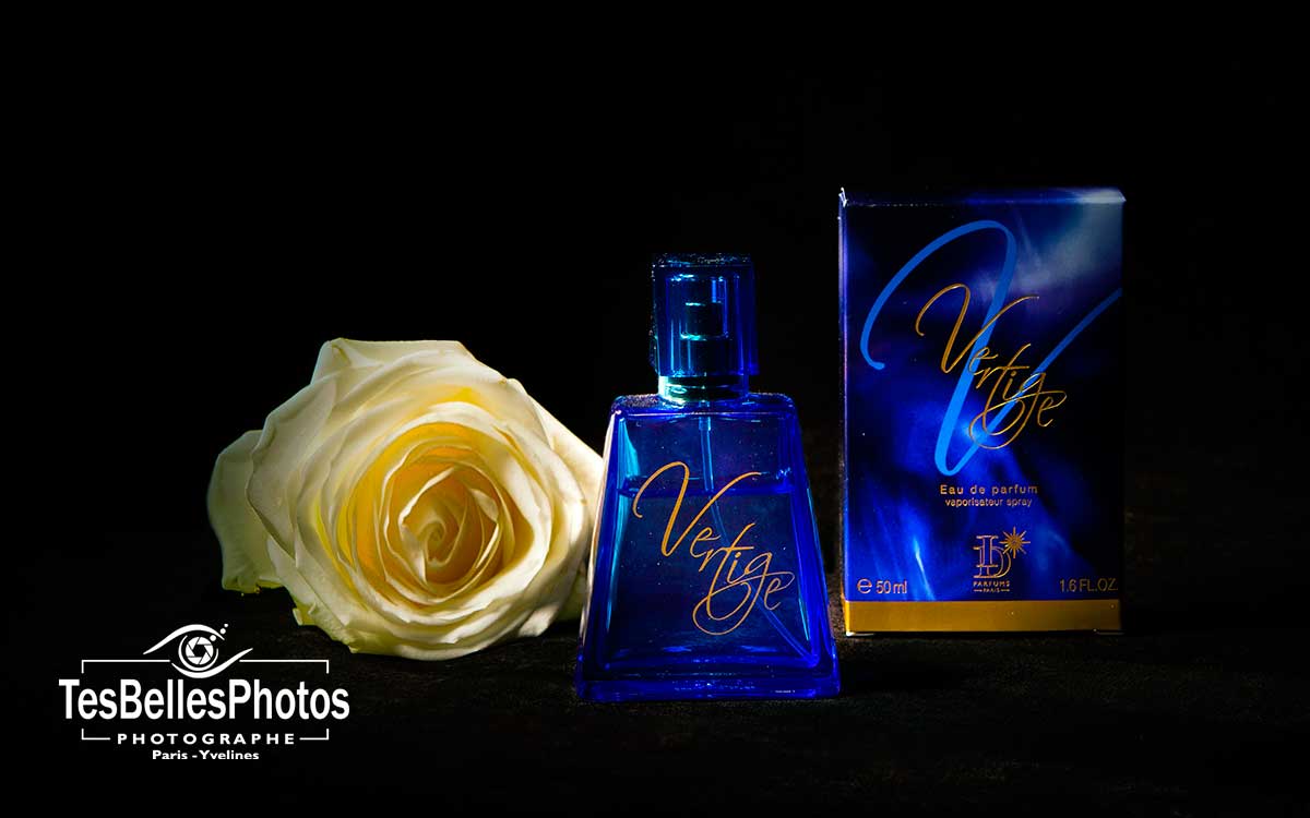 Packshot studio parfum pour femme homme, packshot pour parfumerie, photographe packshot Yvelines