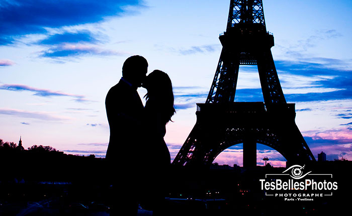 Séance couple de photo et vidéo de mariage Paris by Night