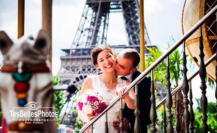 Photographe couple Paris, séance couple photo de mariage à Paris